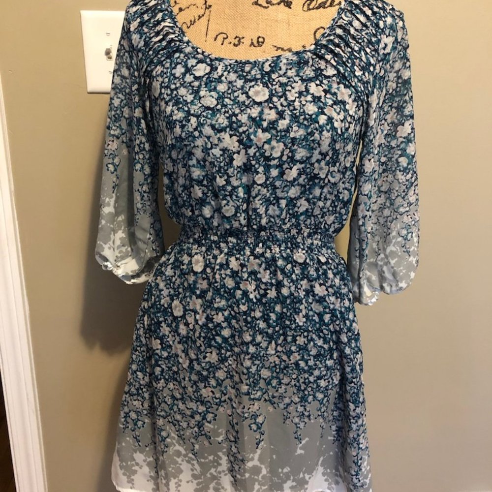 Blue/Gray Flower/ Quarter Sleeve Dress